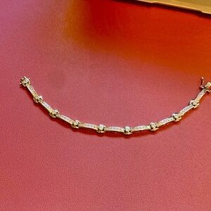 Rhinestone bracelet 8 inches